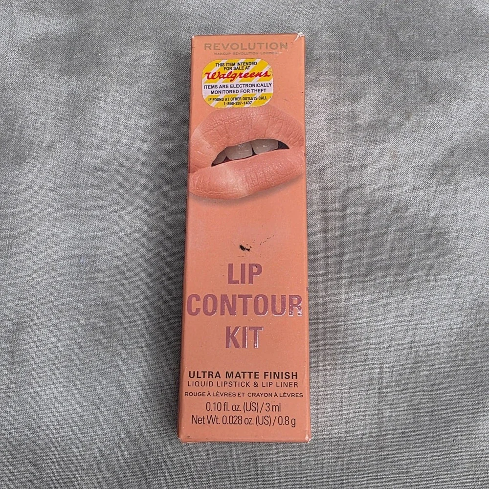 Revolution Lip Contour Kit in LOVER Lip Gloss & Lip Liner SET Matte Finish